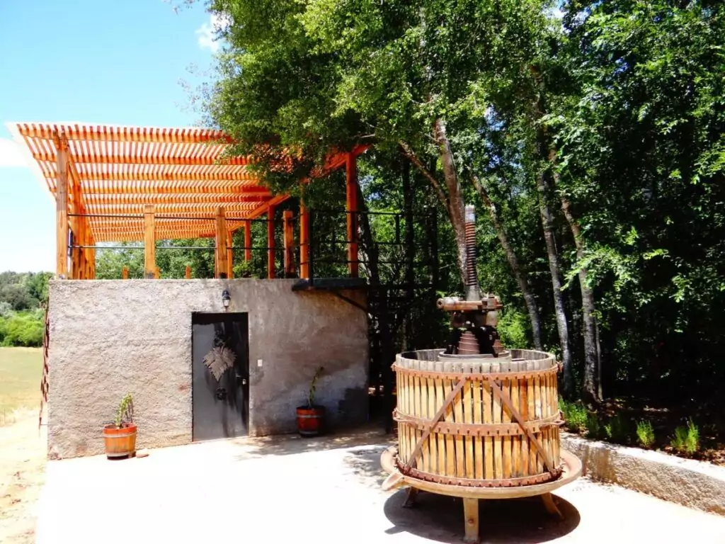 cabanas con tinajas en curanipe vina don heraldo 1
